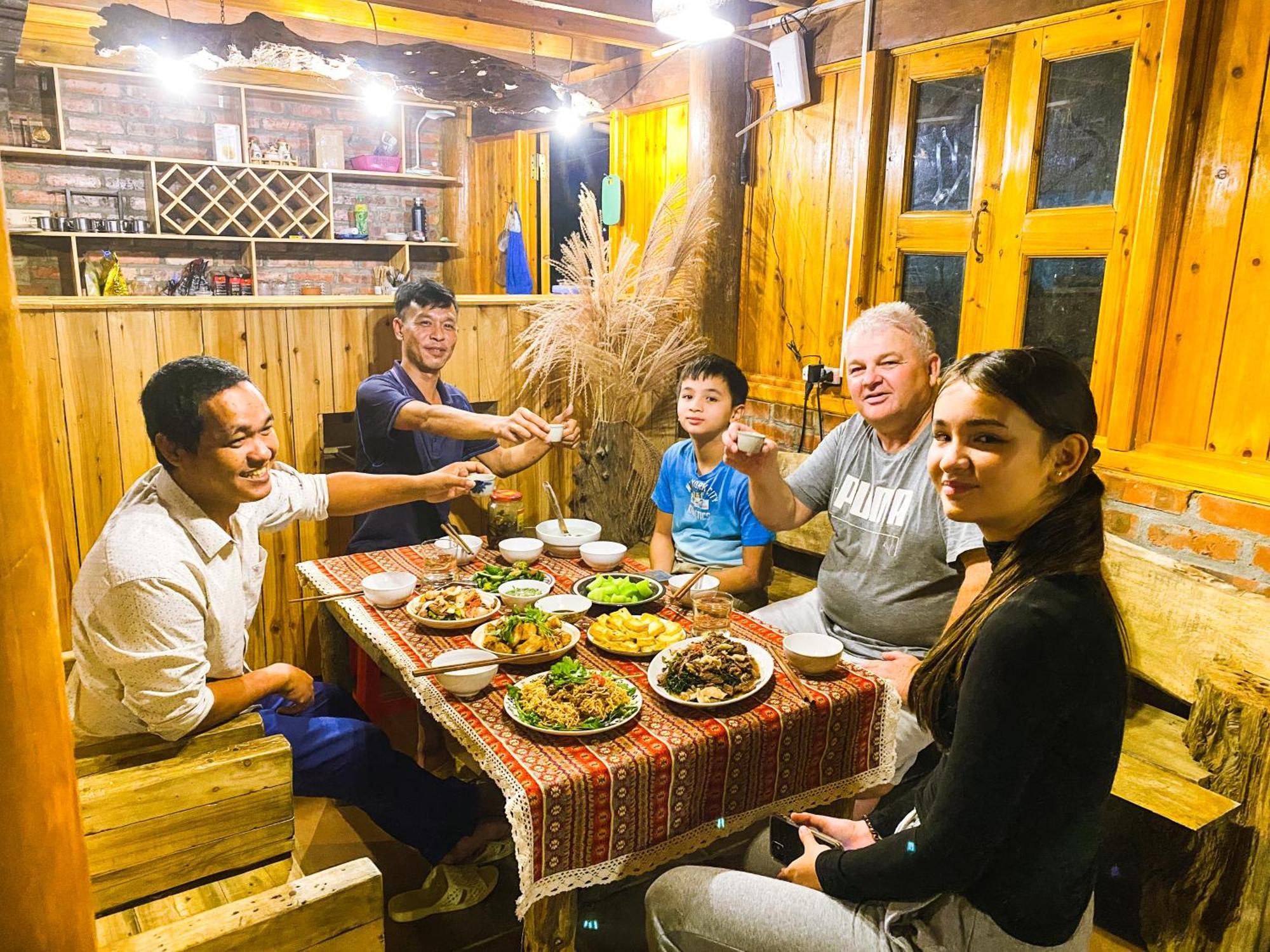 Pham'S House - Homestay & Cafe Sa Pa Esterno foto